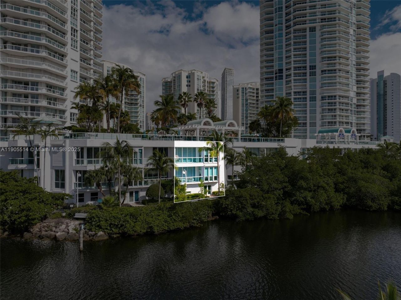 16500 Collins Ave, Unit TH-8, Sunny Isles Beach, FL 33160 Photo