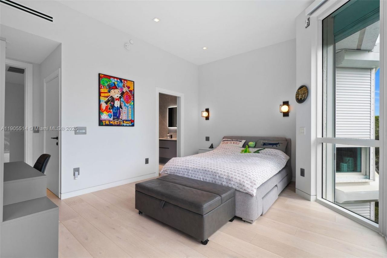 16500 Collins Ave, Unit TH-8, Sunny Isles Beach, FL 33160 Photo