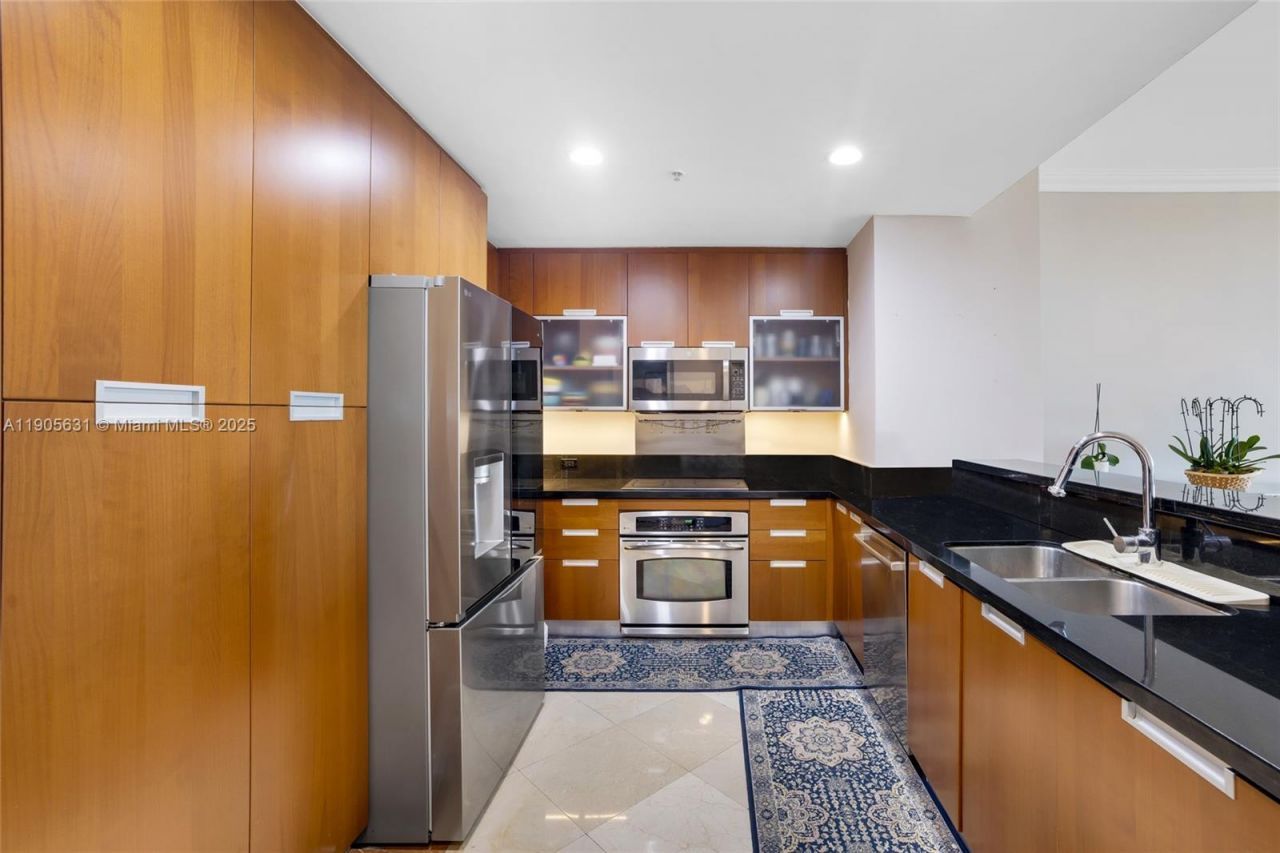 7901 Hispanola Ave, Unit 608, North Bay Village, FL 33141 Photo