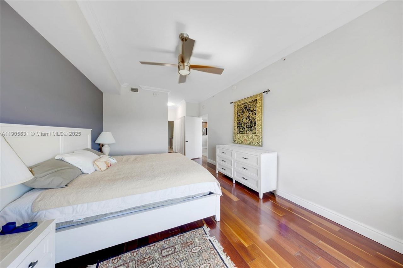 7901 Hispanola Ave, Unit 608, North Bay Village, FL 33141 Photo