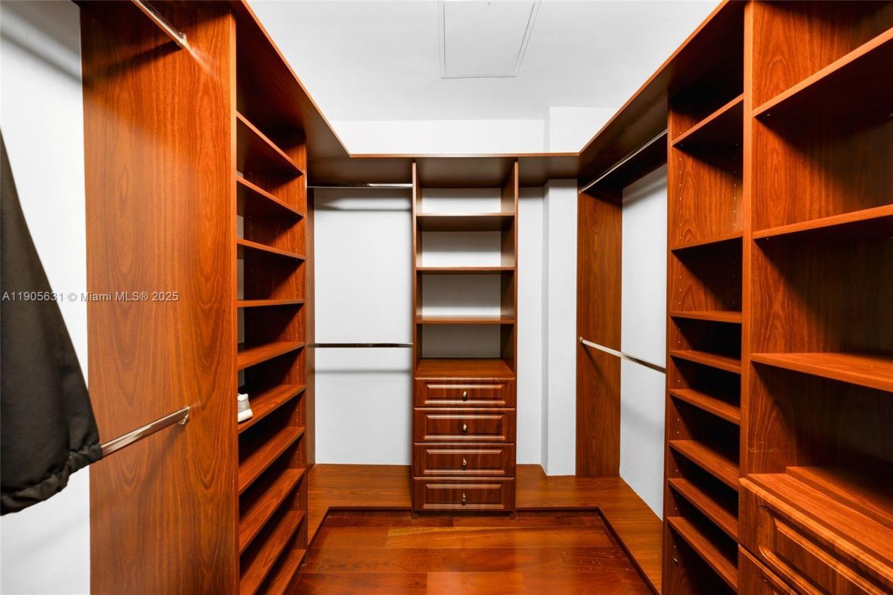 7901 Hispanola Ave, Unit 608, North Bay Village, FL 33141 Photo