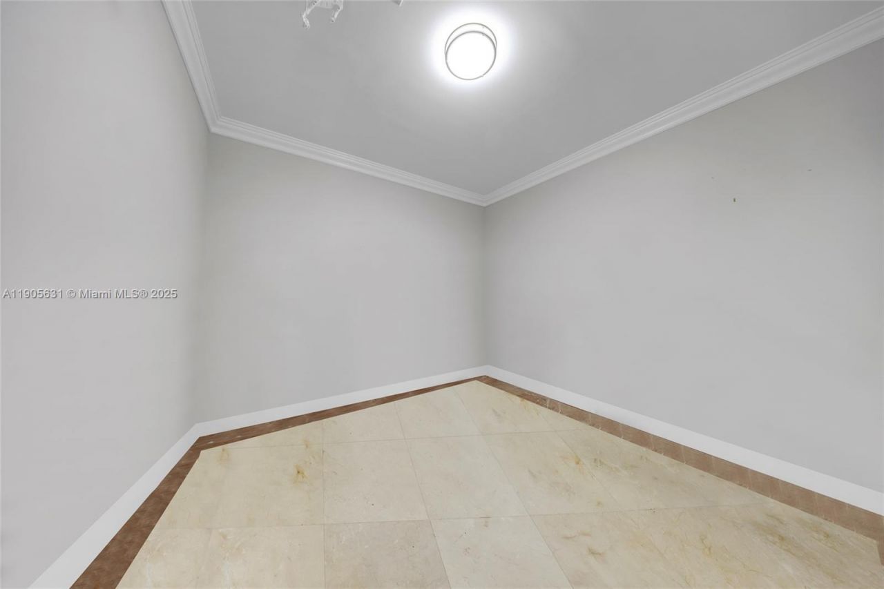 7901 Hispanola Ave, Unit 608, North Bay Village, FL 33141 Photo