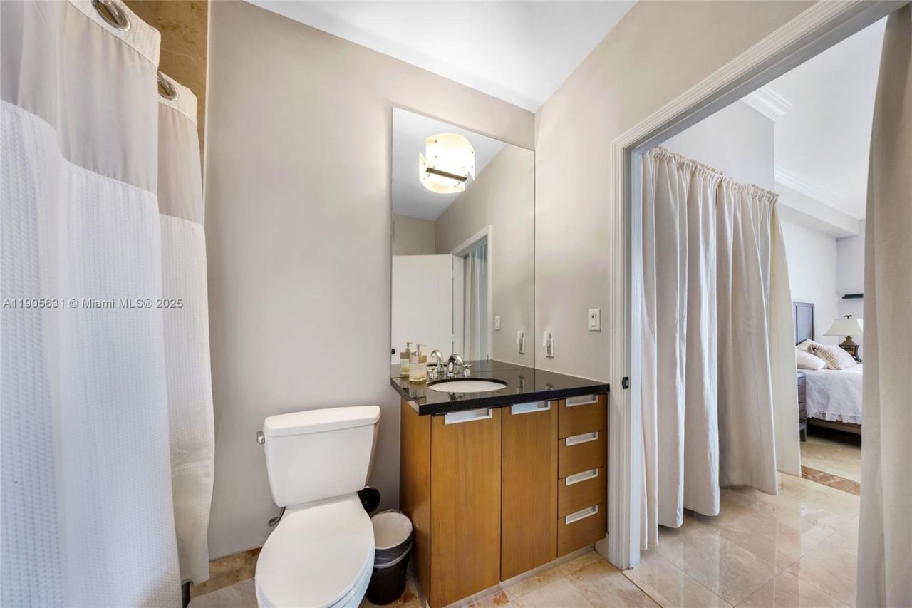 7901 Hispanola Ave, Unit 608, North Bay Village, FL 33141 Photo