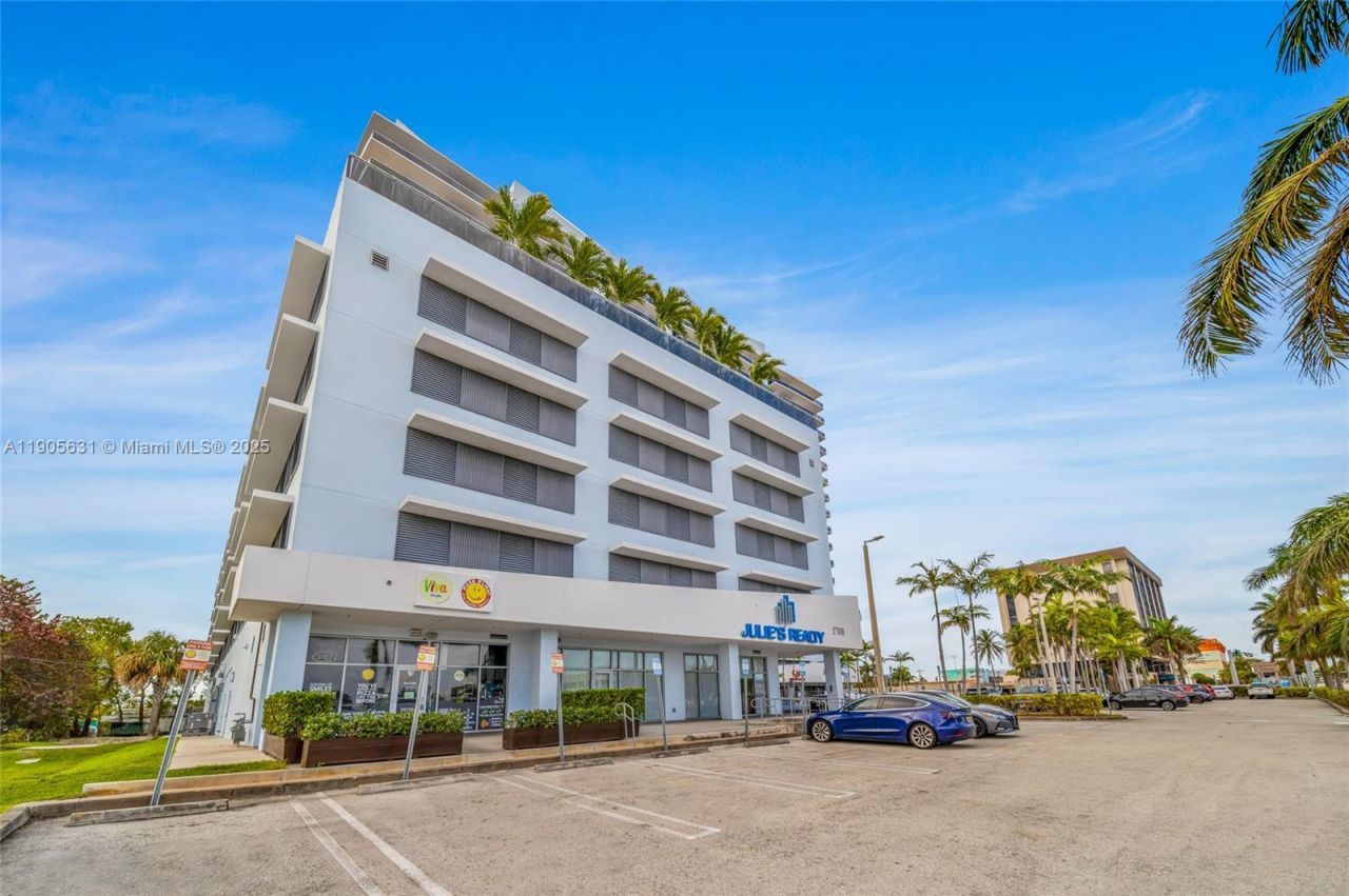 7901 Hispanola Ave, Unit 608, North Bay Village, FL 33141 Photo