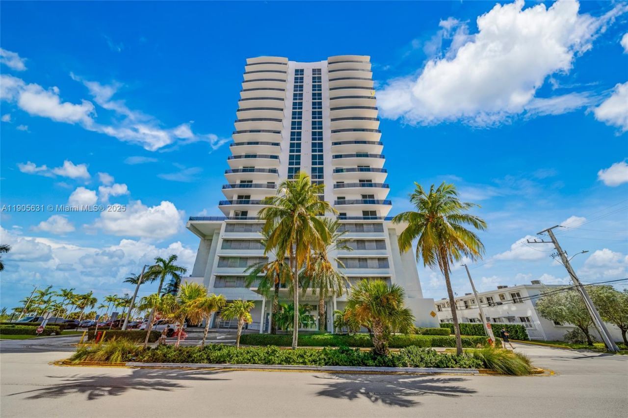 7901 Hispanola Ave, Unit 608, North Bay Village, FL 33141 Photo