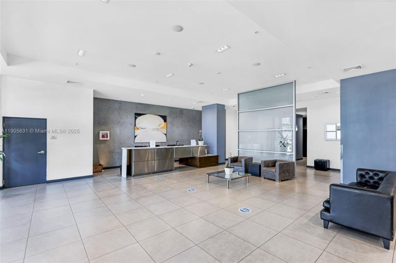 7901 Hispanola Ave, Unit 608, North Bay Village, FL 33141 Photo