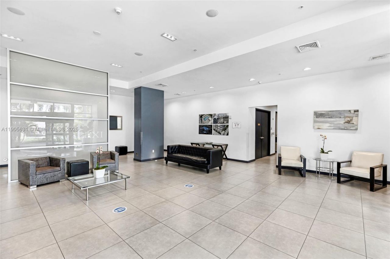 7901 Hispanola Ave, Unit 608, North Bay Village, FL 33141 Photo