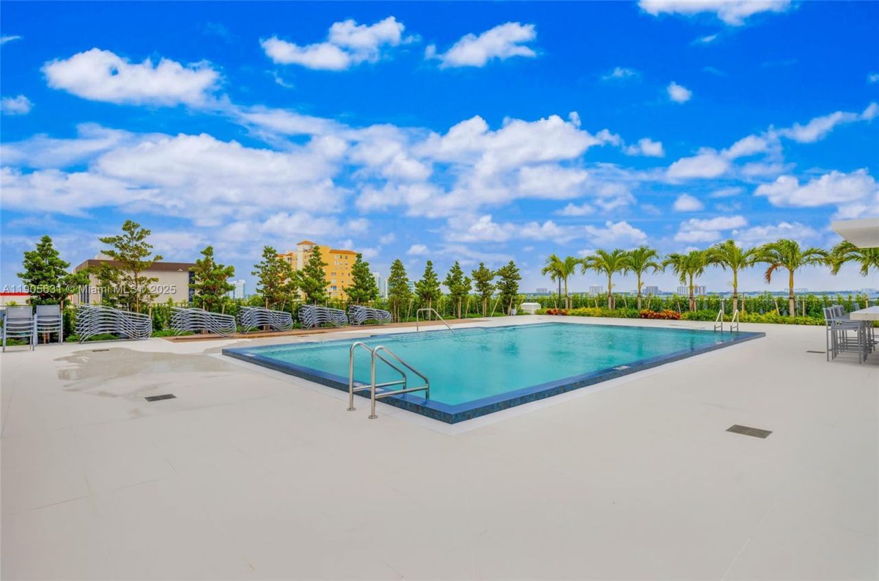 7901 Hispanola Ave, Unit 608, North Bay Village, FL 33141 Photo