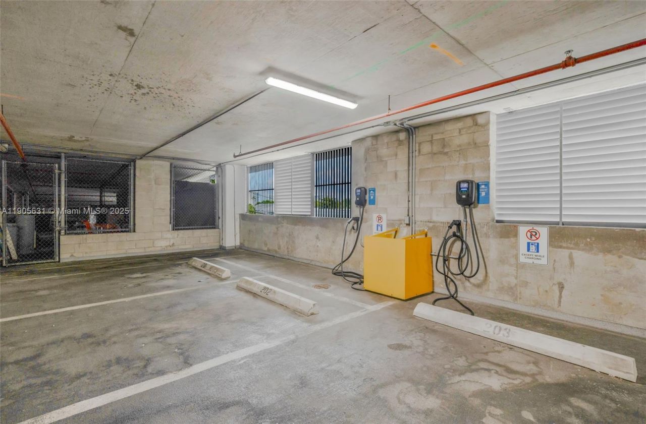 7901 Hispanola Ave, Unit 608, North Bay Village, FL 33141 Photo