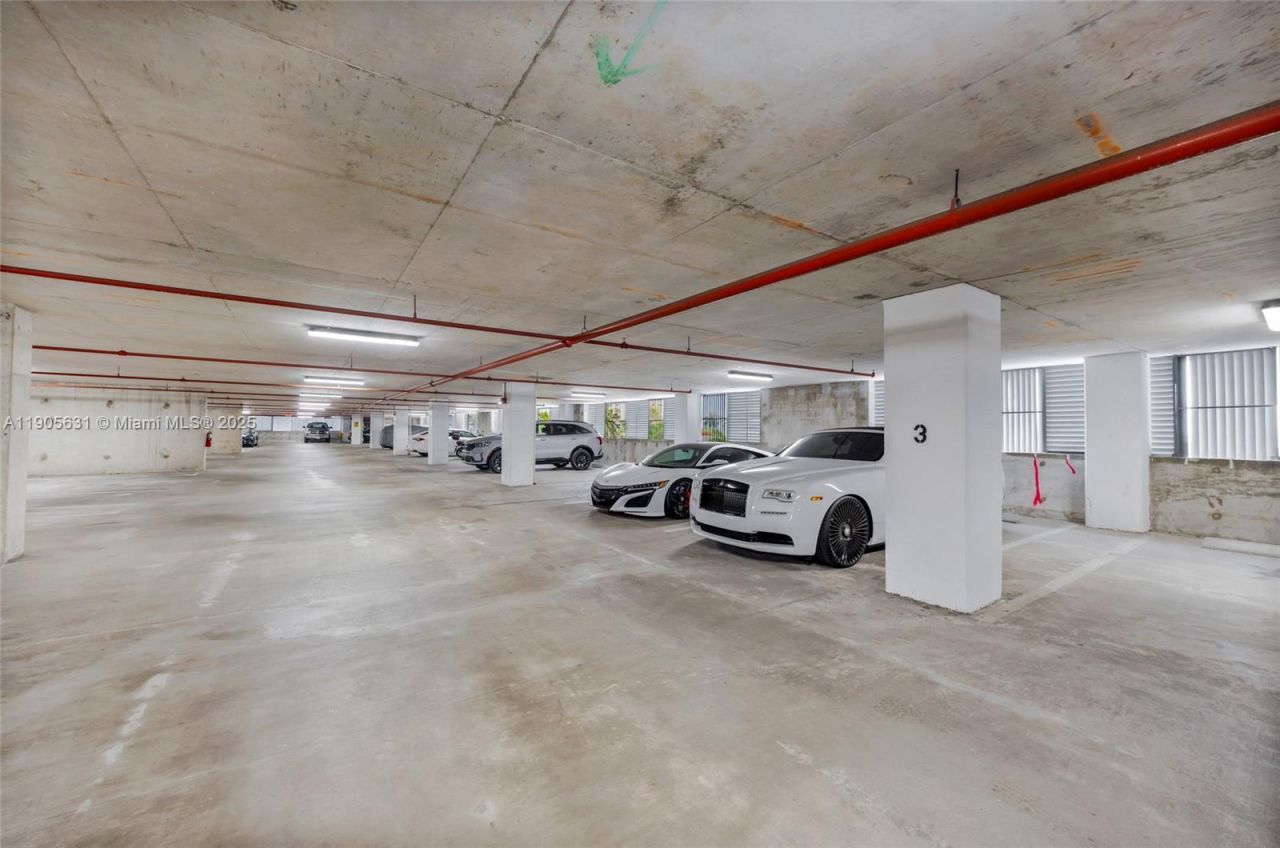 7901 Hispanola Ave, Unit 608, North Bay Village, FL 33141 Photo