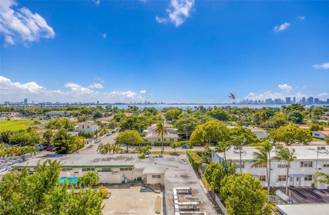 7901 Hispanola Ave, Unit 608, North Bay Village, FL 33141 Photo