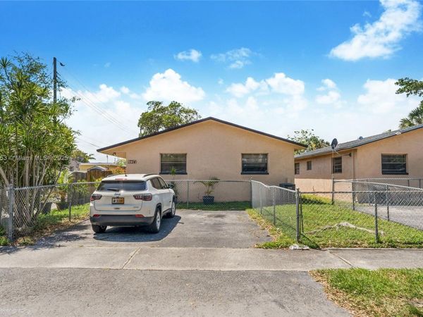 1734 N 16th Ct, Hollywood, FL 33020