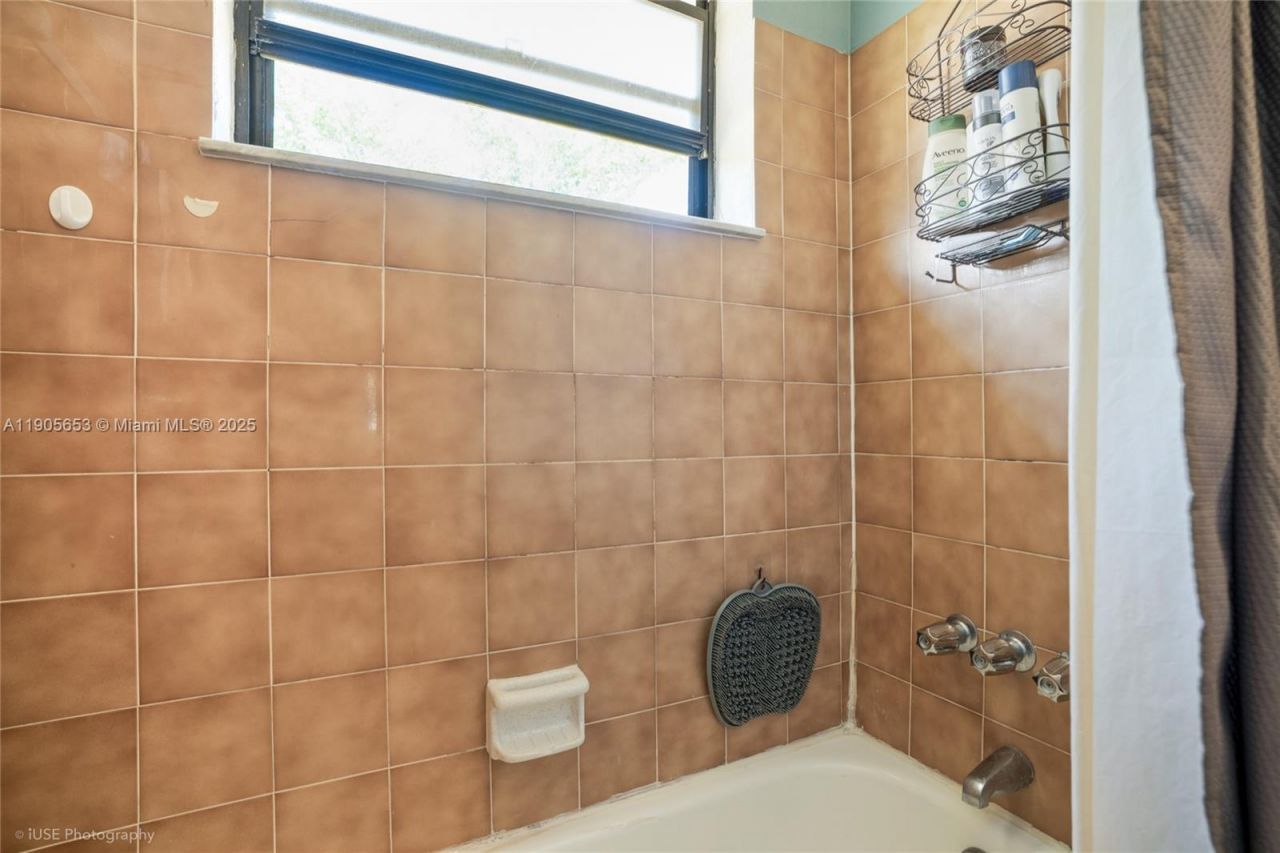 1734 N 16th Ct, Hollywood, FL 33020 Photo