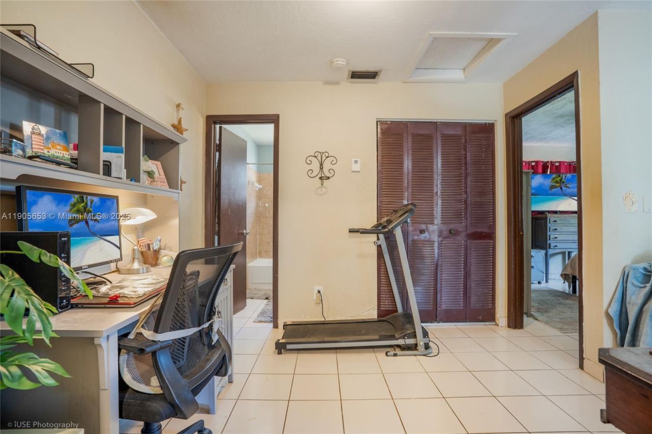 1734 N 16th Ct, Hollywood, FL 33020 Photo