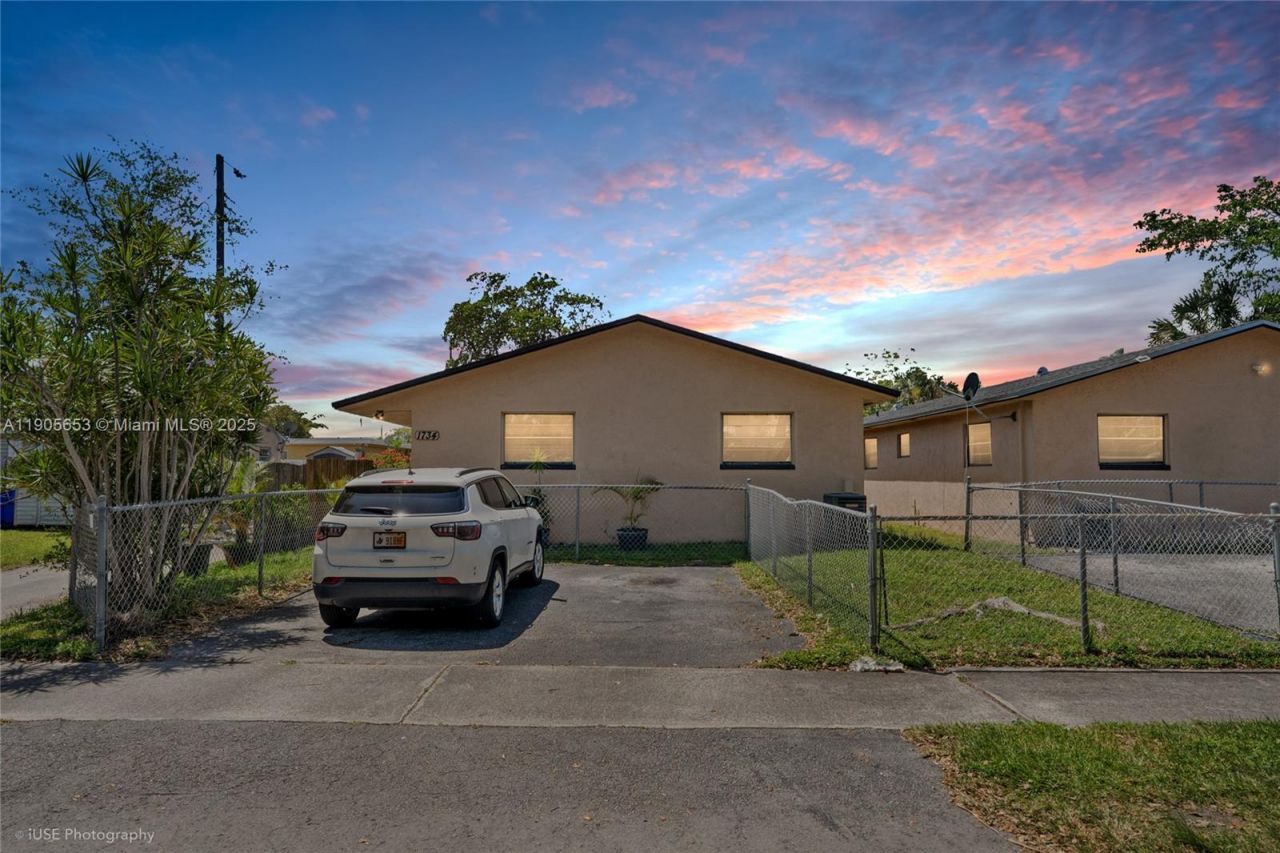 1734 N 16th Ct, Hollywood, FL 33020 Photo