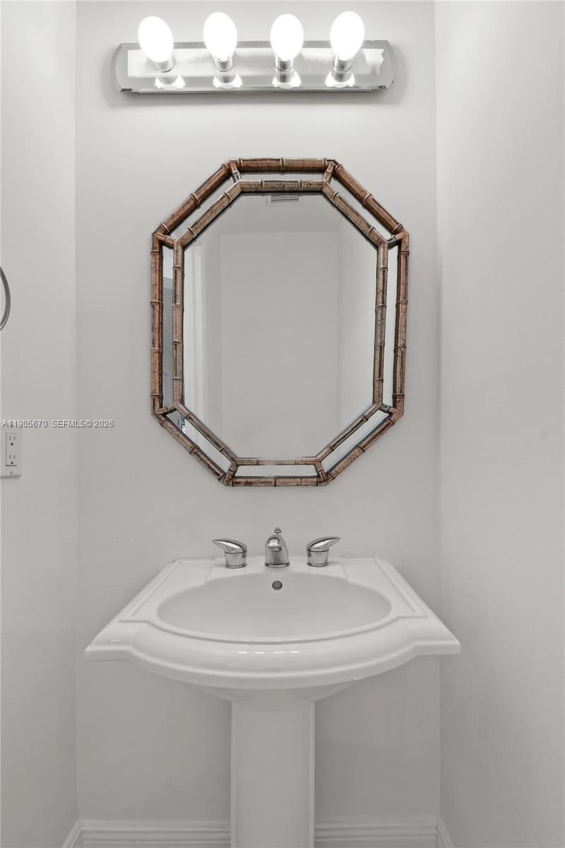 475 Ocean Ridge Way, Juno Beach, FL 33408 Photo