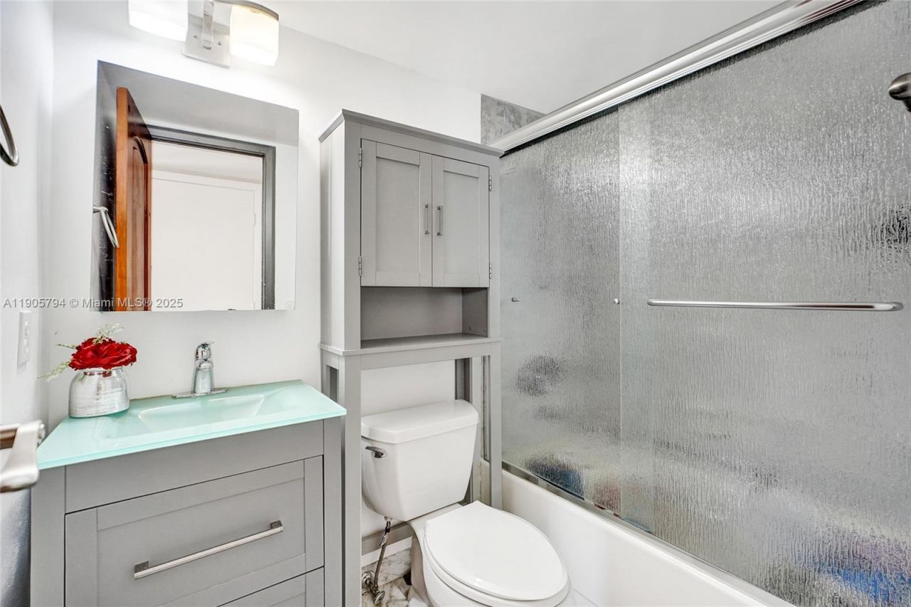 2301 S Ocean Dr, Unit 907, Hollywood, FL 33019 Photo