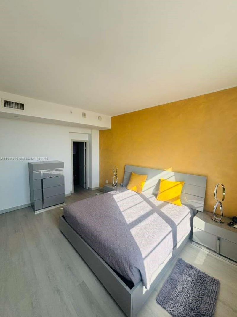 2829 Indian Creek Dr, Unit 1403, Miami Beach, FL 33140 Photo