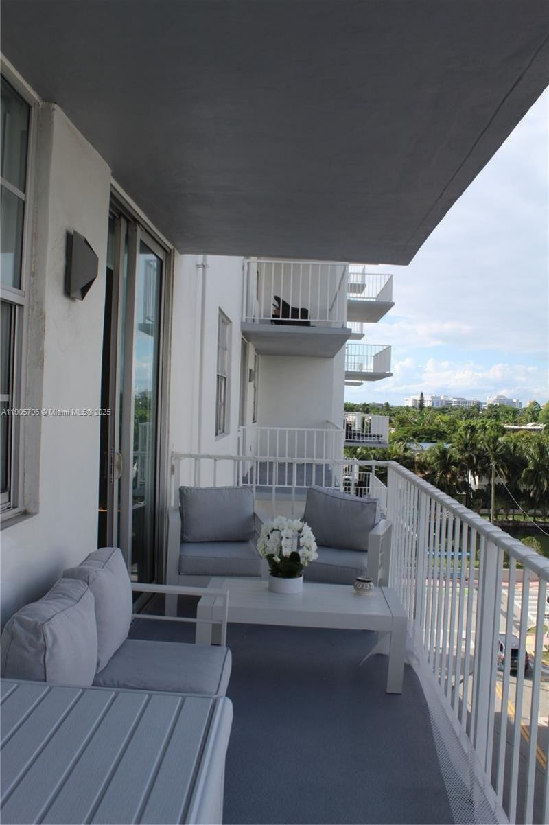 2829 Indian Creek Dr, Unit 608, Miami Beach, FL 33140 Photo