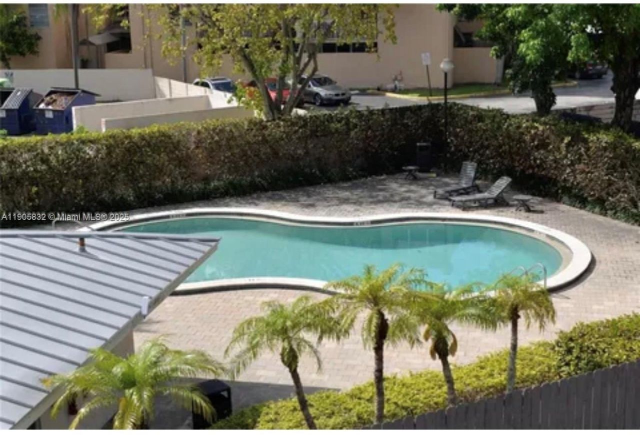 10900 SW 104th St, Unit 314, Miami, FL 33176 Photo