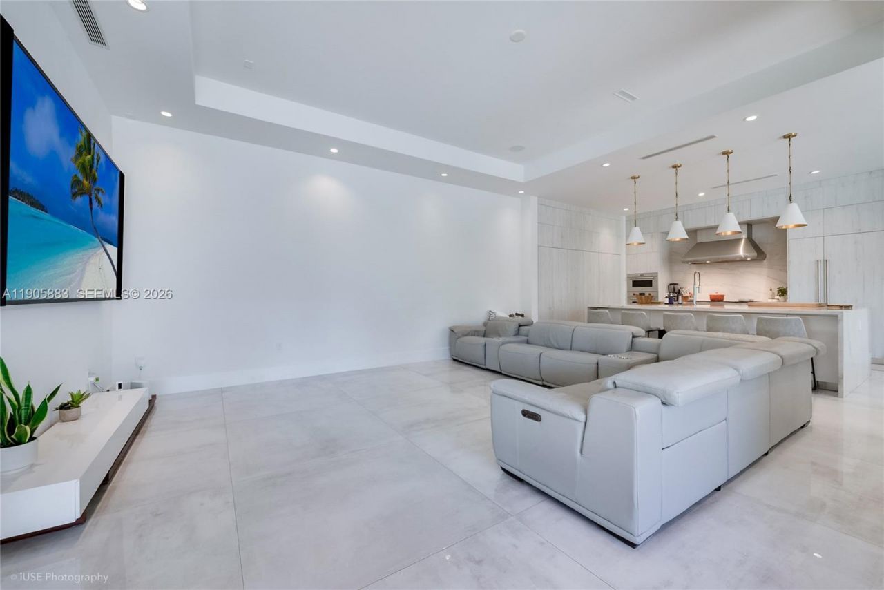 7830 SW 117th St, Pinecrest, FL 33156 Photo