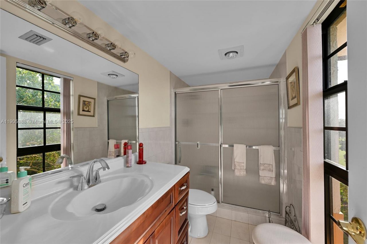 5570 NW 44th St, Unit 501A, Lauderhill, FL 33319 Photo