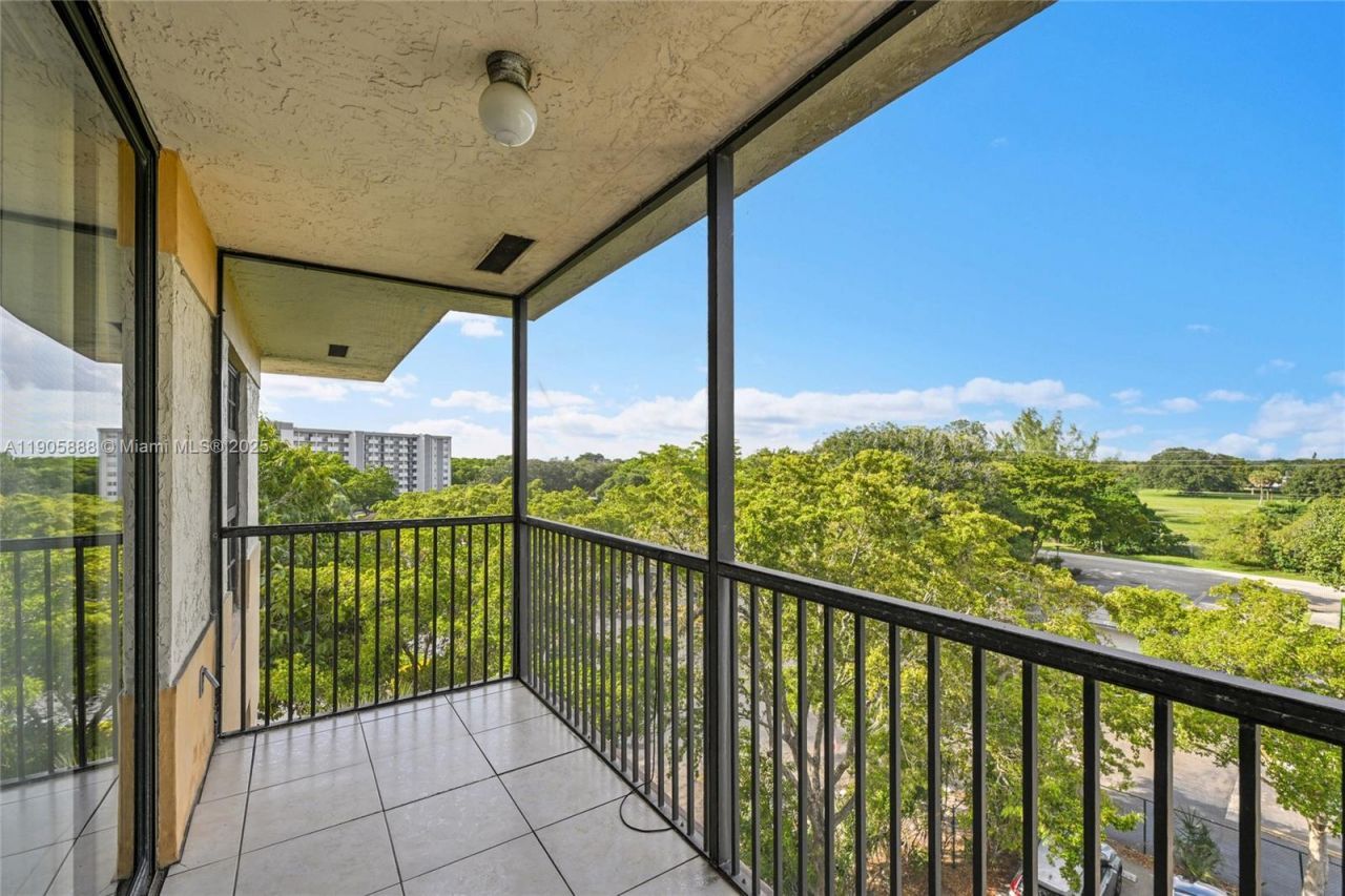 5570 NW 44th St, Unit 501A, Lauderhill, FL 33319 Photo