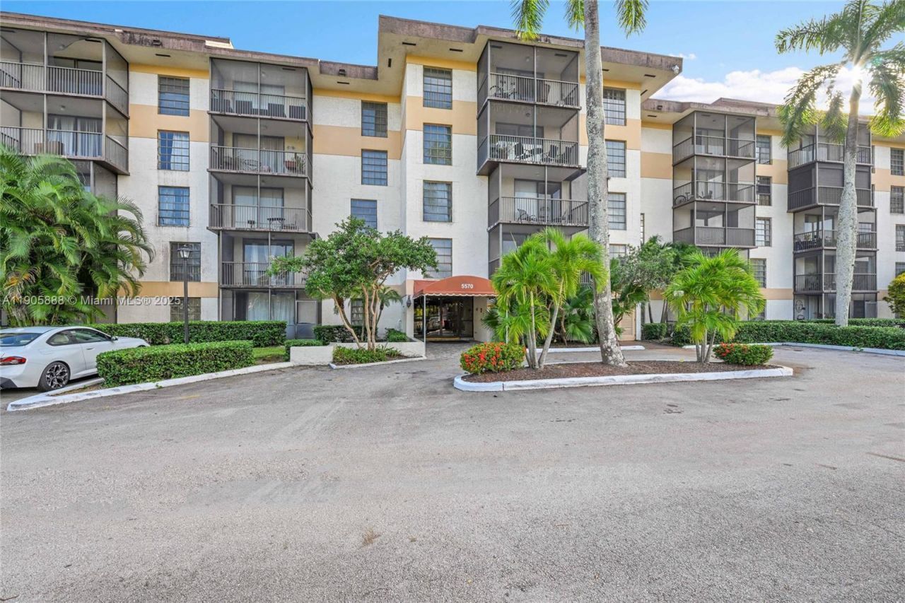 5570 NW 44th St, Unit 501A, Lauderhill, FL 33319 Photo
