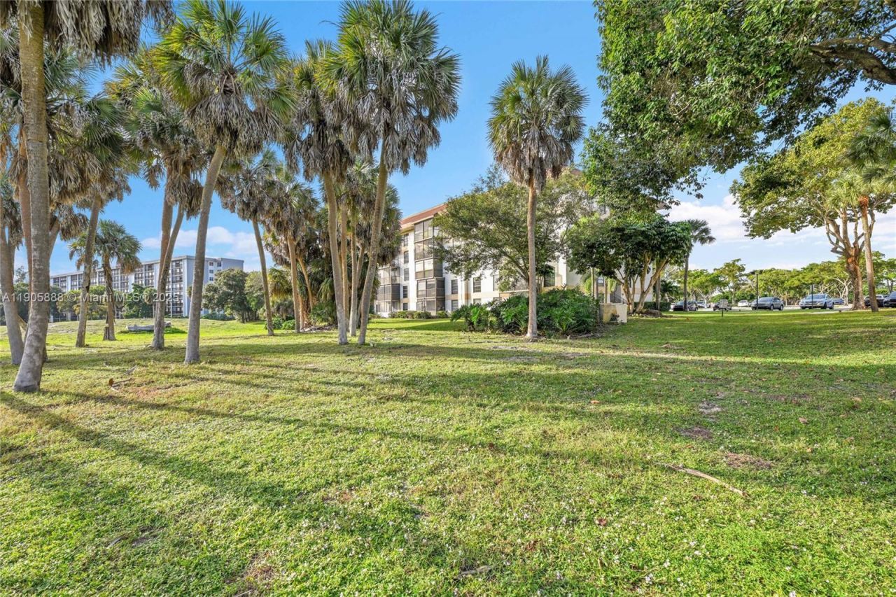 5570 NW 44th St, Unit 501A, Lauderhill, FL 33319 Photo