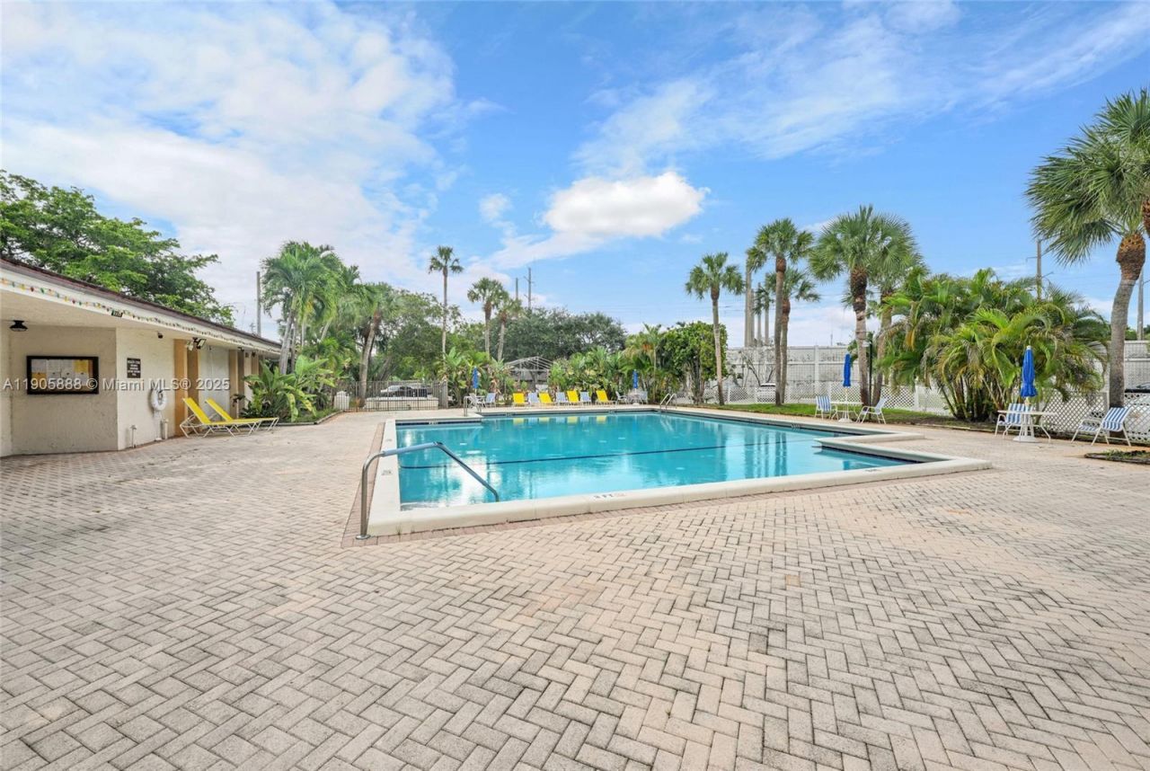 5570 NW 44th St, Unit 501A, Lauderhill, FL 33319 Photo