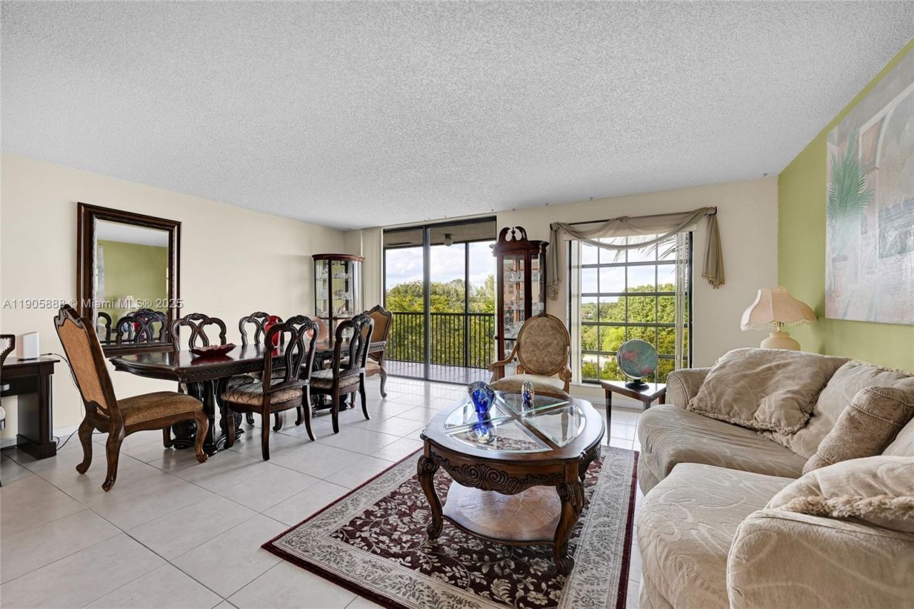 5570 NW 44th St, Unit 501A, Lauderhill, FL 33319 Photo