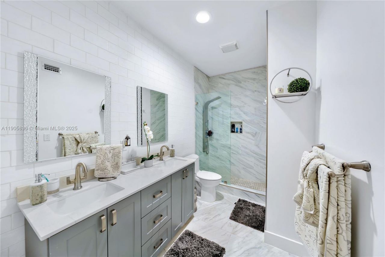 11 Island Ave, Unit 309, Miami Beach, FL 33139 Photo