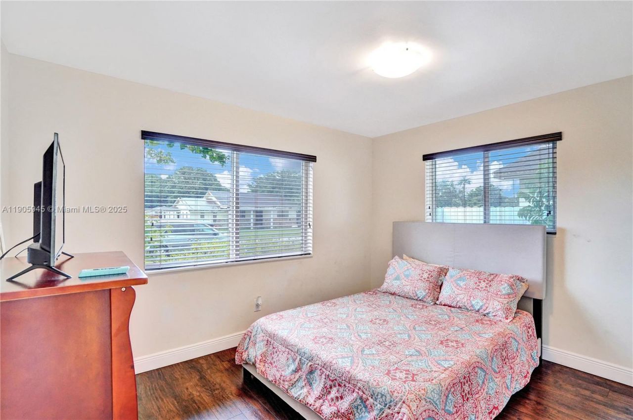 17000 NW 18th Ave, Miami Gardens, FL 33056 Photo