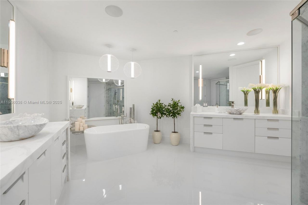 5959 Collins Ave, Unit 807, Miami Beach, FL 33140 Photo