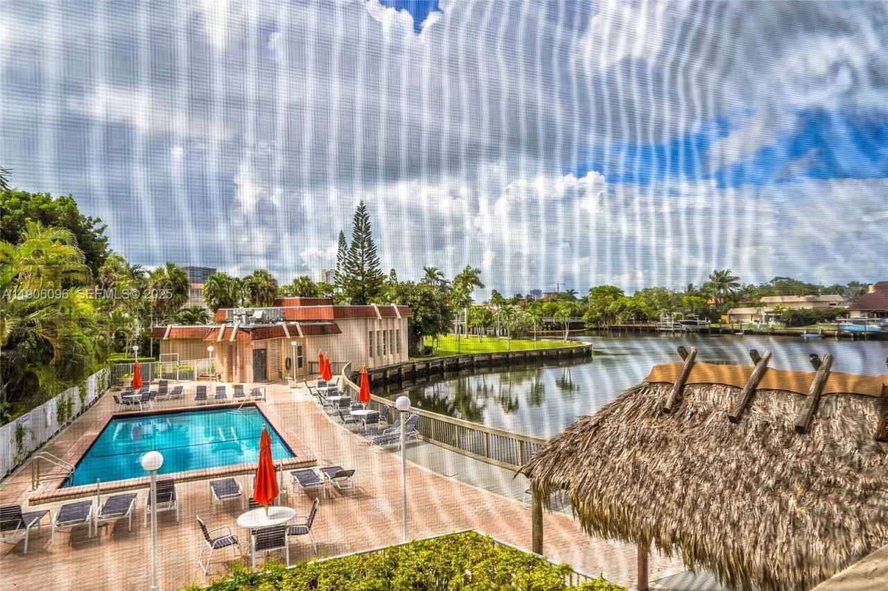 2001 Atlantic Shores Blvd, Unit 220, Hallandale Beach, FL 33009 Photo