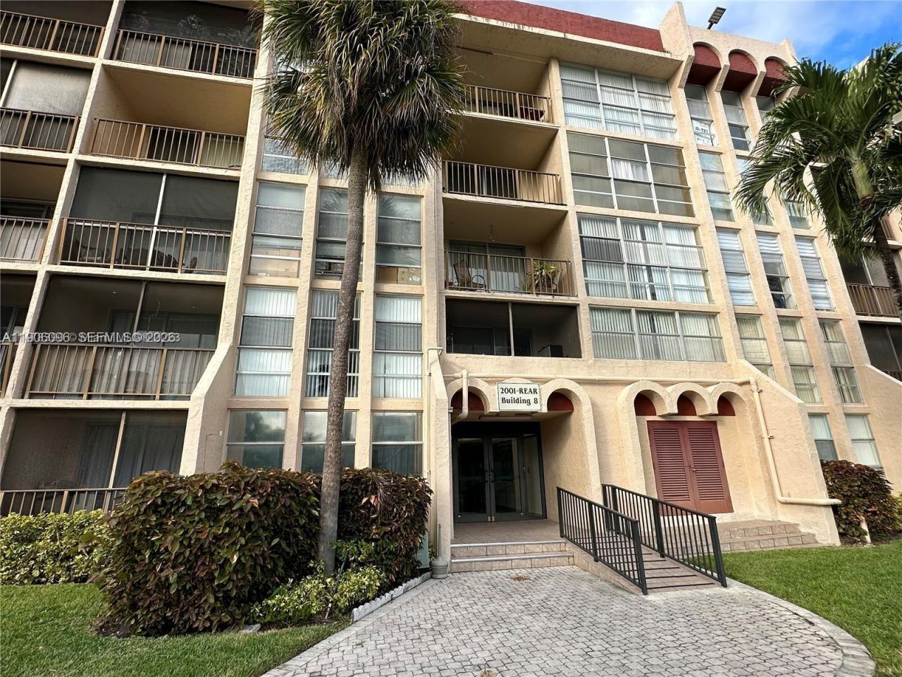2001 Atlantic Shores Blvd, Unit 220, Hallandale Beach, FL 33009 Photo