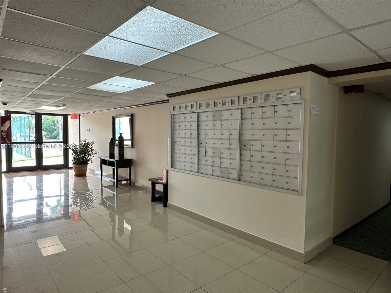 2001 Atlantic Shores Blvd, Unit 220, Hallandale Beach, FL 33009 Photo