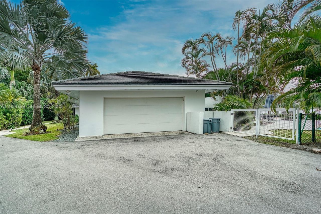 415 Rovino Ave, Coral Gables, FL 33156 Photo