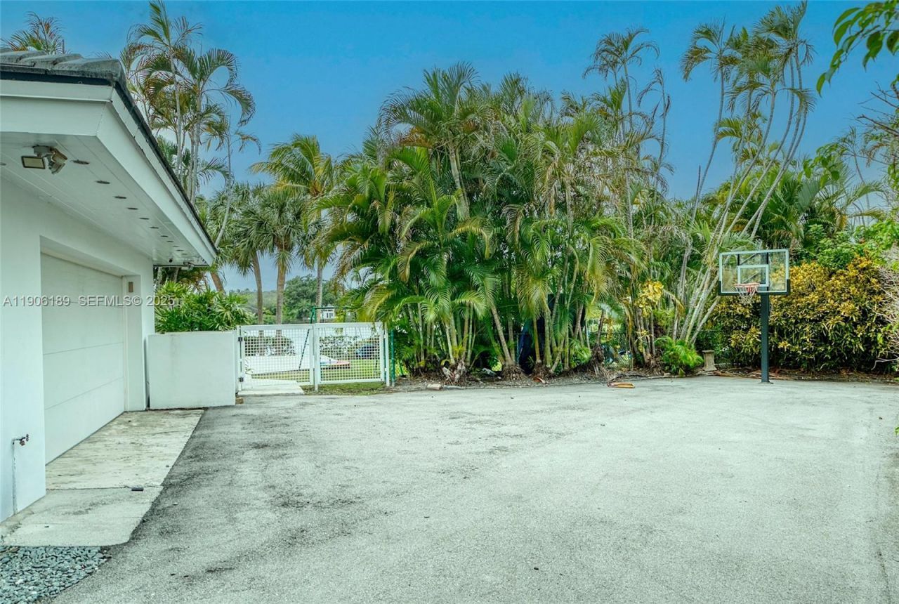 415 Rovino Ave, Coral Gables, FL 33156 Photo