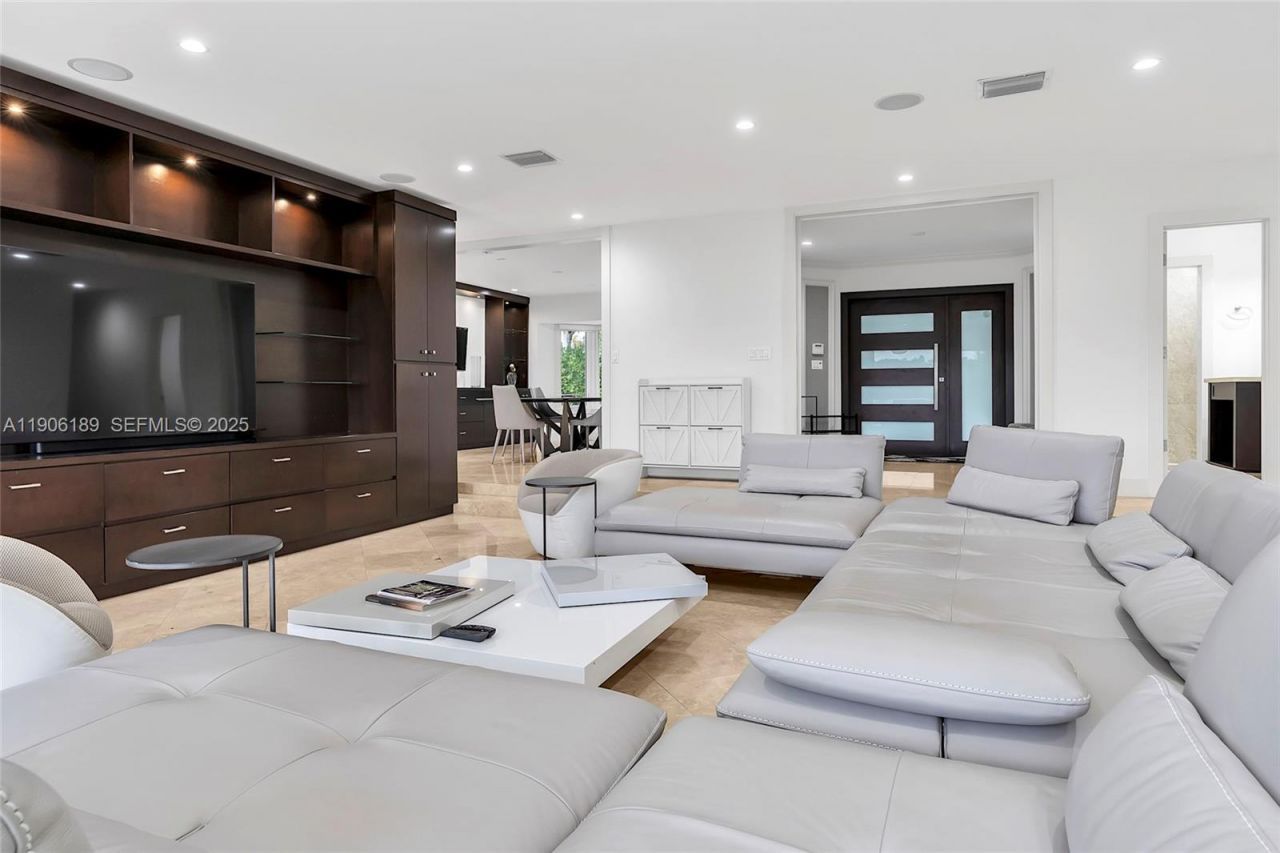 415 Rovino Ave, Coral Gables, FL 33156 Photo