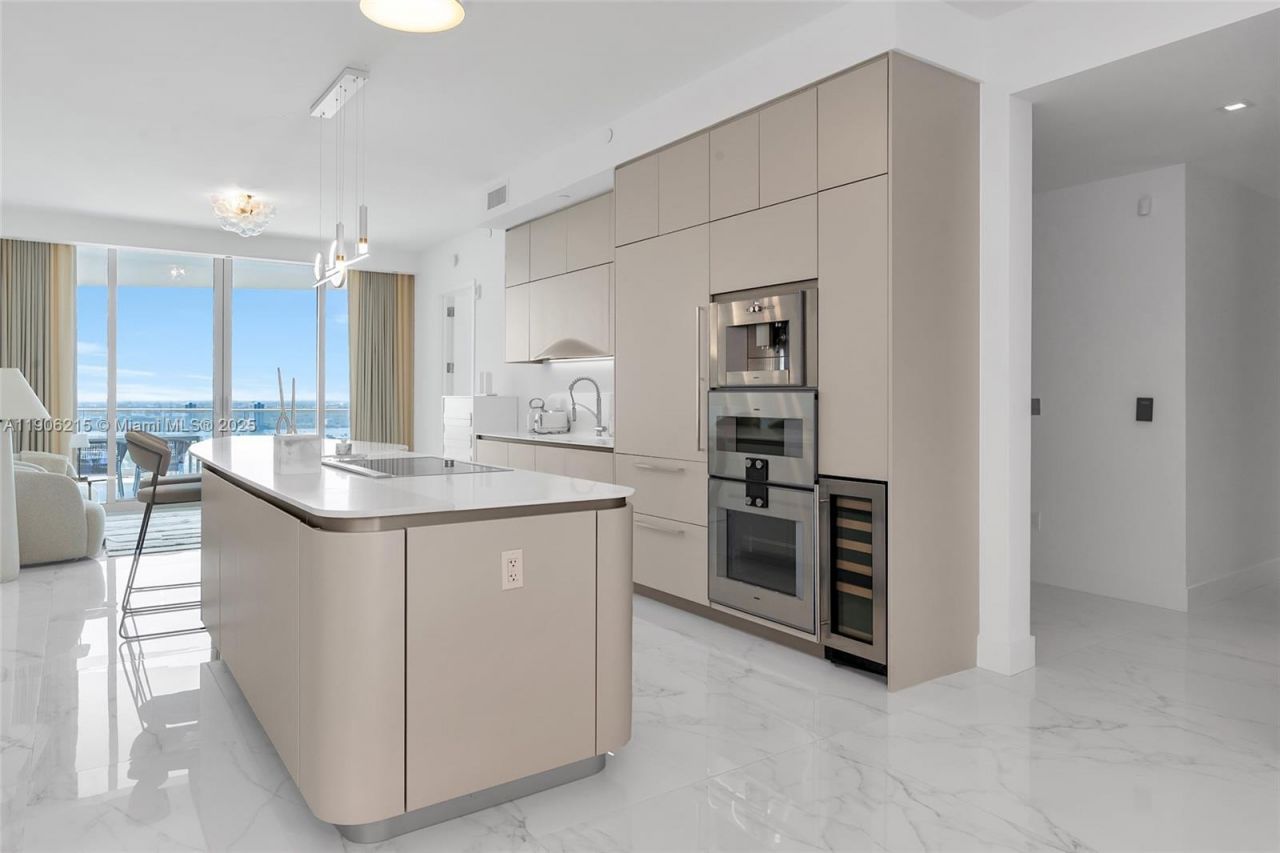 16901 Collins Ave, Unit 3203, Sunny Isles Beach, FL 33160 Photo