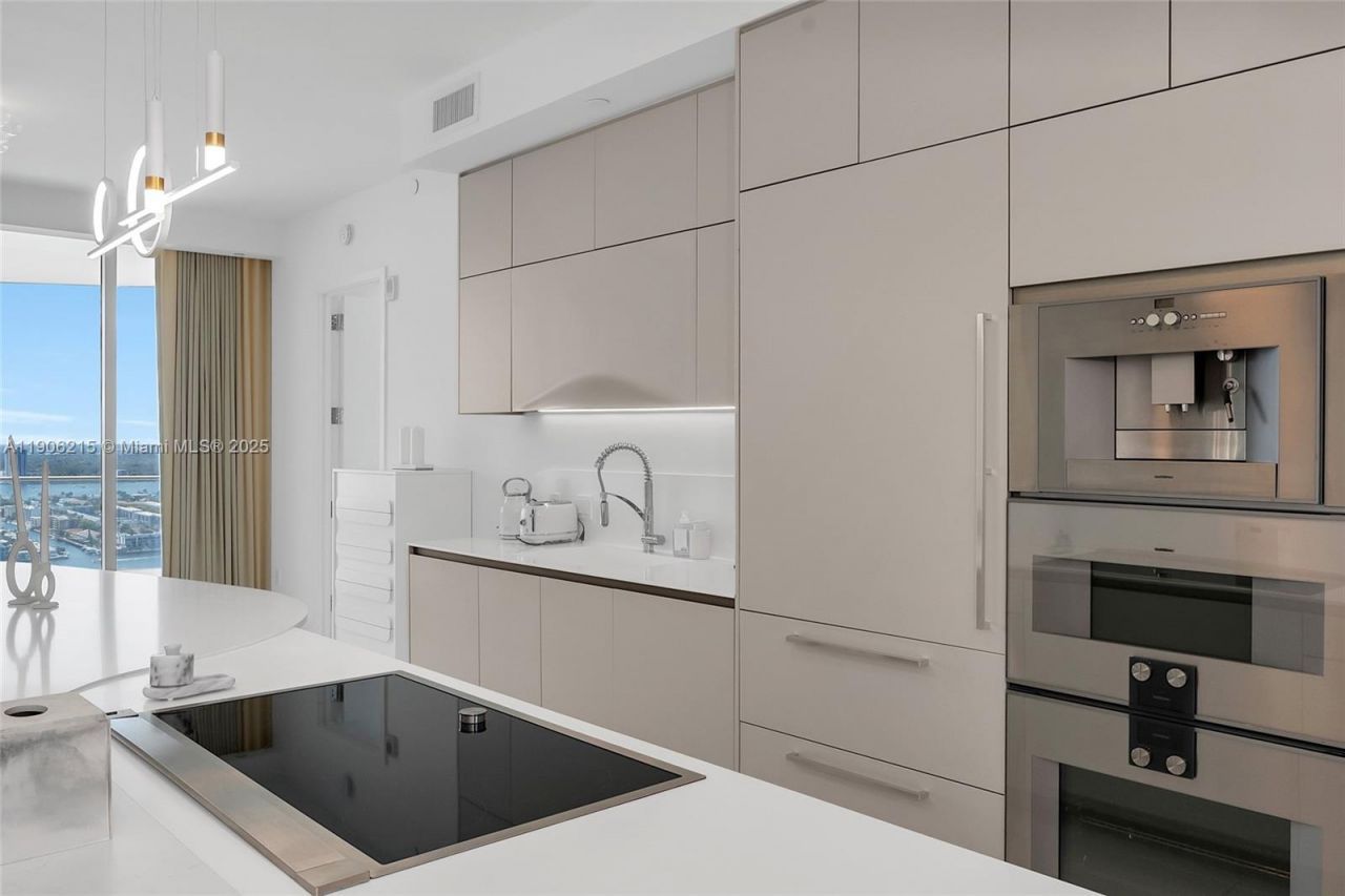 16901 Collins Ave, Unit 3203, Sunny Isles Beach, FL 33160 Photo