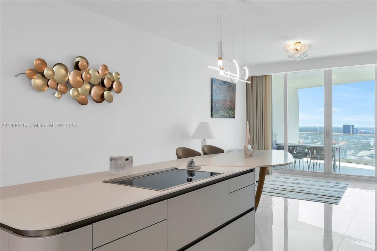 16901 Collins Ave, Unit 3203, Sunny Isles Beach, FL 33160 Photo