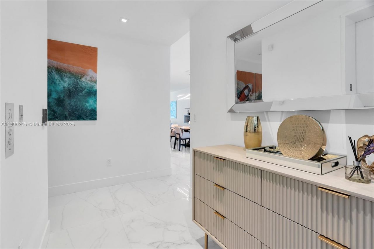 16901 Collins Ave, Unit 3203, Sunny Isles Beach, FL 33160 Photo