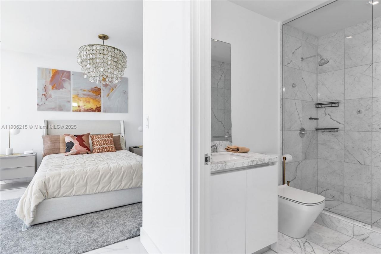 16901 Collins Ave, Unit 3203, Sunny Isles Beach, FL 33160 Photo