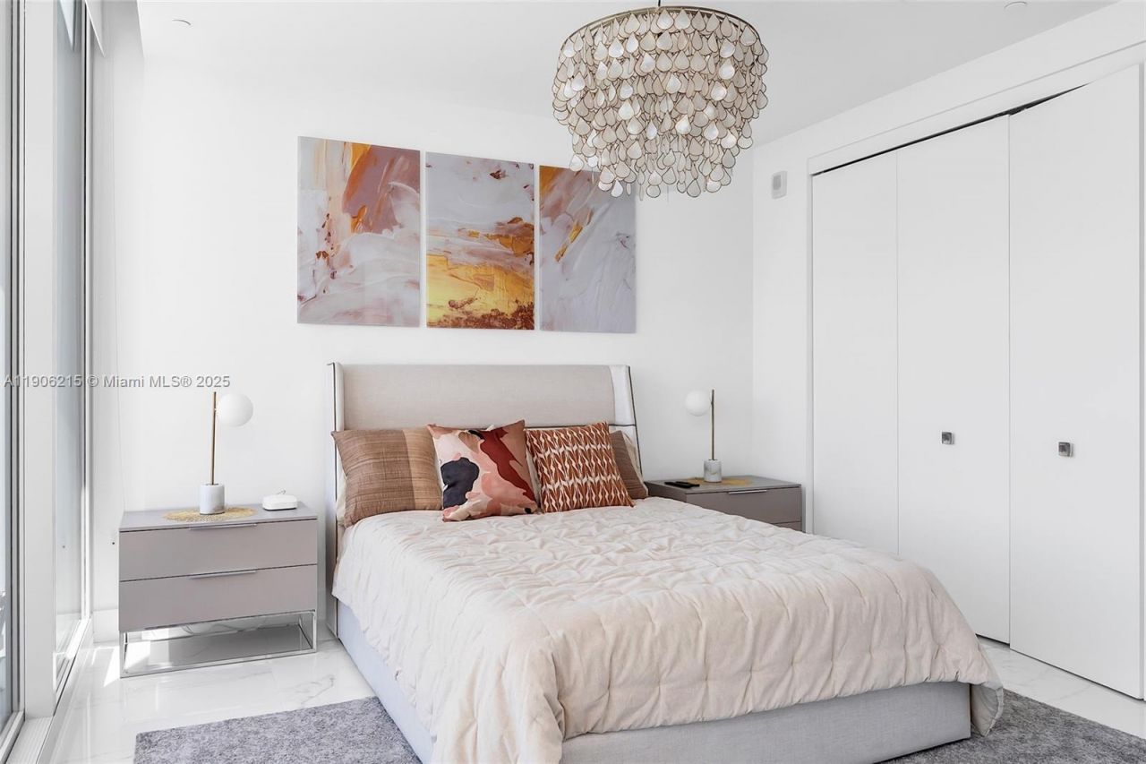 16901 Collins Ave, Unit 3203, Sunny Isles Beach, FL 33160 Photo