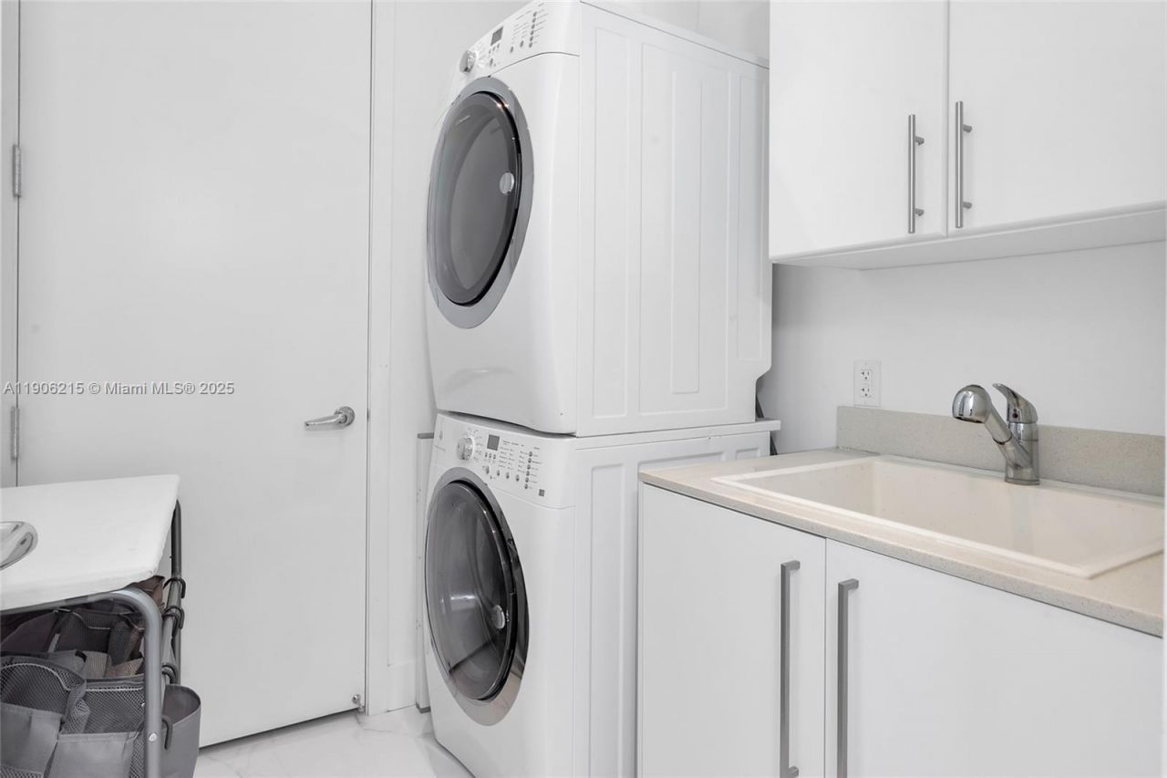 16901 Collins Ave, Unit 3203, Sunny Isles Beach, FL 33160 Photo