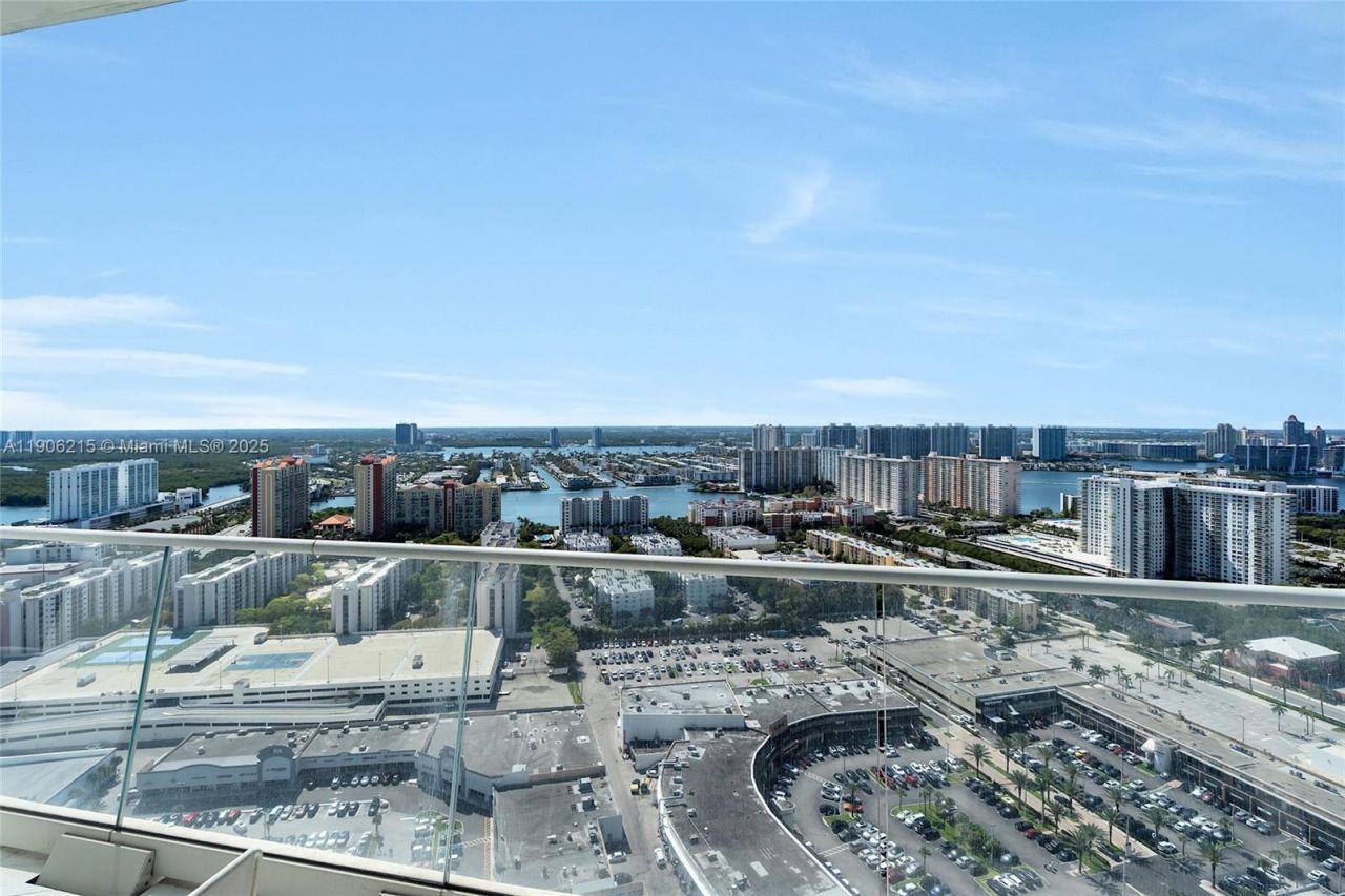 16901 Collins Ave, Unit 3203, Sunny Isles Beach, FL 33160 Photo