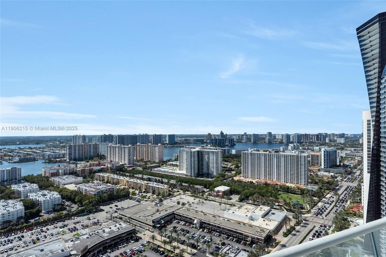 16901 Collins Ave, Unit 3203, Sunny Isles Beach, FL 33160 Photo