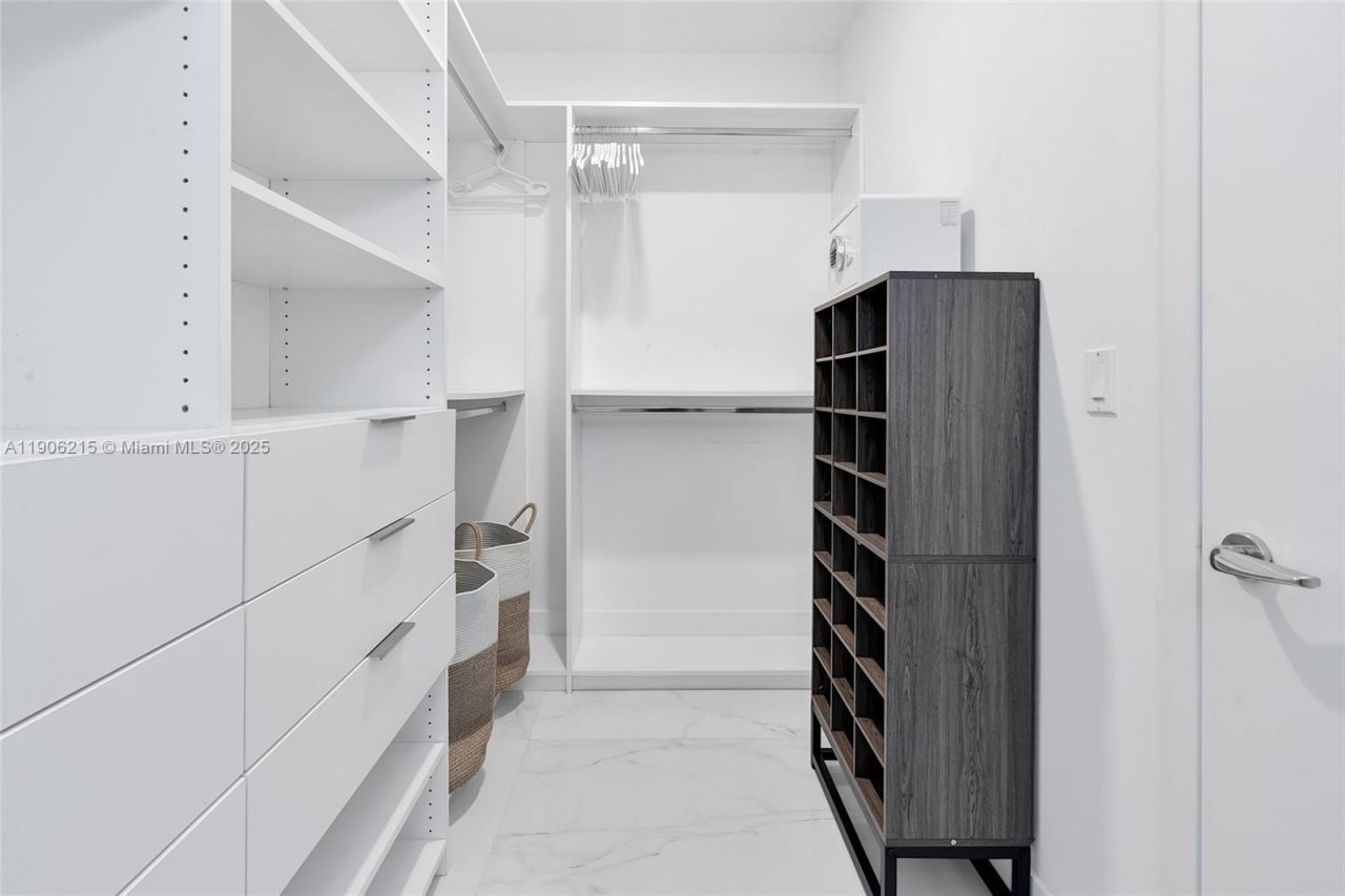 16901 Collins Ave, Unit 3203, Sunny Isles Beach, FL 33160 Photo